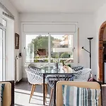 House In A Garden With View *