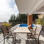 House In A Garden With View Βίλα