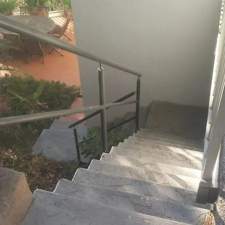 וילה House In A Garden With View