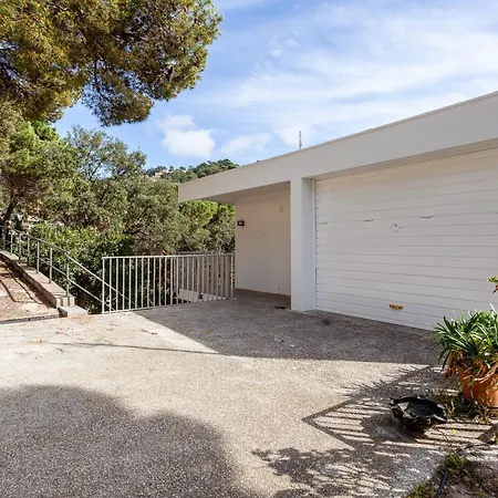 וילה House In A Garden With View *