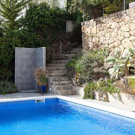 וילה House In A Garden With View *