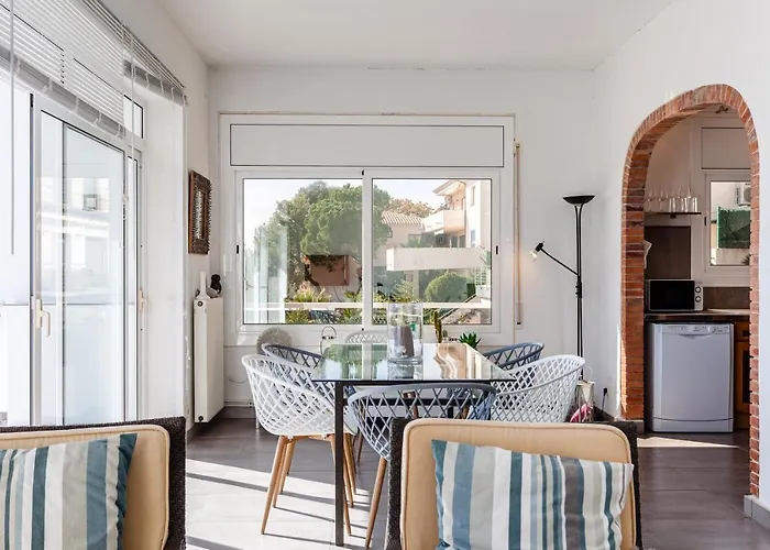 House In A Garden With View *